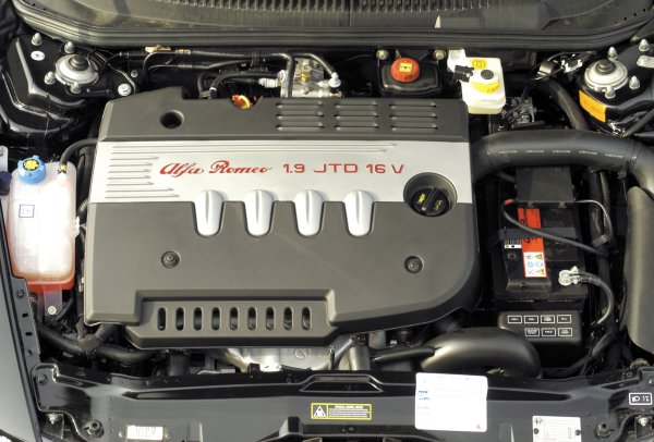 Последният голям пробив в дизеловата технология е системата за впръскване Common Rail. Една помпа и горивна линия, обща за всички цилиндри с налягане от 200 MPa и повече. Трудно е да се каже коя технология е по-добра - TDi или Common Rail. Но задължително трябва да се отбележи, че тази система се появи за първи път на Alfa Romeo 159 1.9 JTD.
