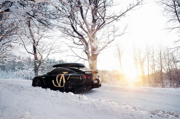 Nissan GT-R, Lamborghini Murci&eacute;lago и Lamborghini Gallardo, оборудвани за ски уикенд в планината