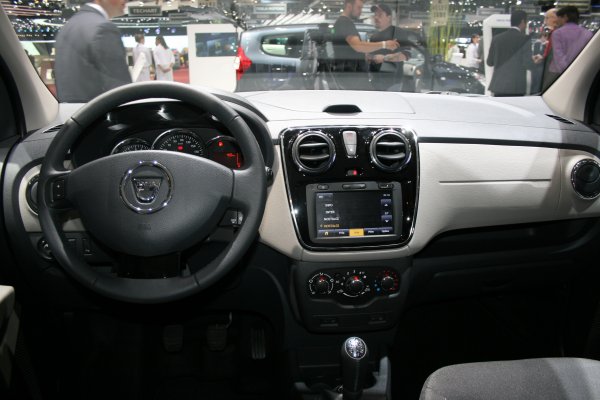 Женева 2012 / Dacia Lodgy