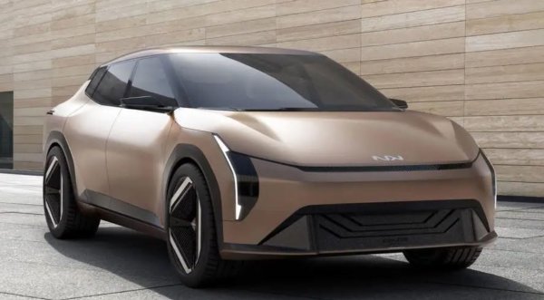 Духовният наследник на Kia Stinger ще бъде високотехнологичен електрически седан, проектиран да увеличи максимално аеродинамичната ефективност и вътрешното пространство. Предстои да бъде пуснат в продажба заедно с EV2.