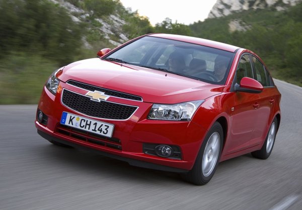 Chevrolet Cruze от 2010 г. с по-новия с 1,4-литров двигател с турбокомпресор е предразположен към повреди на турбото, което излиза от строя много по-рано от очакваното. Лонг смята, че тези автомобили не са тествани достатъчно, преди да напуснат завода и е твърде вероятно да страдат от сериозни проблеми.
