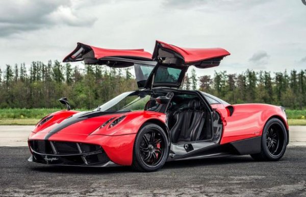 Друго канадско издание - AutoGuide, прави свое класиране, като използва канала си в YouTube. В него са включени скъпи коли с безобразен дизайн и там първото място е за хиперколата Pagani Huayra, чиято базова цена е няколко милиона евро. Факт е, че машината на Хорацио Пагани изглежда необичайно, но едва ли може да бъде определена като "грозна".
