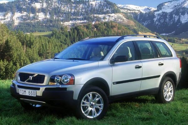 Петцилиндровите Volvo 2.4D и D5 се считаха за една от най-силните страни на шведските модели още от самото начало. Характерната работа, солидната конструкция и високата работна култура за дизелов двигател бързо им спечелиха репутацията на изключително издръжливи.