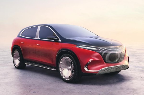 На миналогодишното изложение в Мюнхен компанията представи електрическия кросоувър Mercedes-Maybach EQS SUV. Това е предшественикът на първия производствен електрически автомобил на луксозната подмарка, като серийната версия едва ли ще се различава от концепцията. Що се отнася до техническите параметри, беше обявено само, че SUV-ът ще споделя архитектурата на MEA с лифтбека EQS, а пробегът с едно зареждане ще бъде 600 километра според стандарта WLTP.