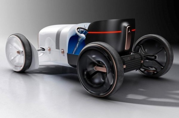 Задвижването е поверено на агрегат, който работи на алтернативни източници на енергия, а решетката на радиатора е отстъпила място на триизмерен екран с рамка от розово злато.