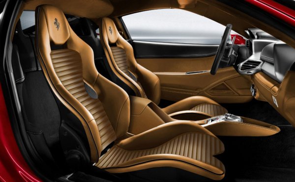 Базиран е на съвременния 458 Italia с V8, развиващ 570 коня - последният атмосферен двигател, разработен от Ferrari. А спецовете от Pininfarina смесват външността на Italia с ретро мотиви. Клептън е доволен от резултата, макар и леко разочарован, че V12 не може да се побере в двигателния отсек на първоизточника.