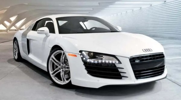 Може би най-лошо пазената тайна в този списък е Audi R8 - което беше на добра цена, когато дебютира през 2006 г., тоест преди почти 20 години. В наши дни V8 екземпляри могат да бъдат закупени за 50 000-60 000 долара, като желаните опции като ръчна скоростна кутия увеличават цената.

Моделите с V10 са най-желаните - и все още най-скъпите. Добре поддържаните екземпляри обикновено струват повече от 70 000 долара. Все още не е евтин, но технически това е най-достъпната суперкола с V10.

