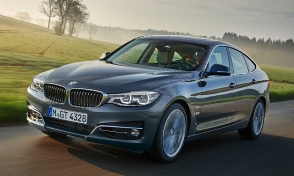 Във версия седан или комби, BMW 318d се предлага на европейския пазар с мек хибриден дизелов двигател със 150 к.с. Декларираният разход в смесен комбиниран цикъл е 5,0 - 5,7 л/100 км, а ценовата листа започва от 51 700 евро. Работата на колата е подпомагана от 48 V електрически мотор , който осигурява енергия при потегляне, движение по инерция и превключване на предавките. Според декларираното от германската компания разходът в смесения WLTP цикъл е 5.0 - 5.7 л/100 км.