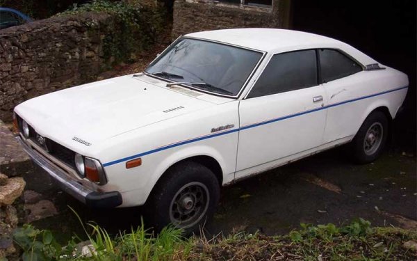 Купето е оборудвано с 1,6-литров 4-цилиндров боксер с повишено ниво на компресия, който наистина "едва мирише" бензина. Аеродинамиката на модела също допринася за умерения апетит. По заводски данни, FE консумира 4,7 л/100 км по магистралата и се задоволява със 7,1 л/100 км в градския цикъл. Всъщност малката кола се оказва малко по-ненаситна, но въпреки комбинирания разход от 5,8 л /100 км си остава доста икономична.