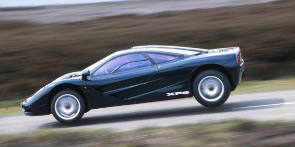 Създадена от легендарния конструктор от "Формула 1" Гордън Мъри, тази кола никога не е имала за цел чистата праволинейна скорост. Но нейната технологична напредничавост, фантастична аеродинамика и чудовища мощност дадоха и такъв страничен ефект. Нямаме търпение да видим как ще се справи GMA T.50, наследникът на тази кола, който ще бъде представен от Мъри през 2021. 
