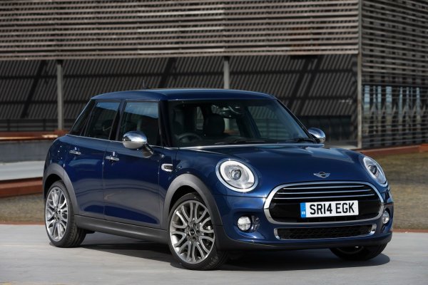 Новото поколение MINI с пет врати