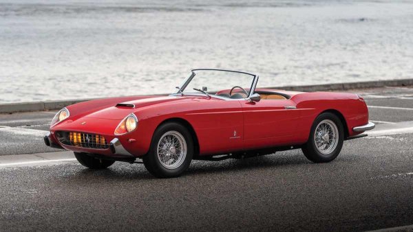 Тук ясно се вижда приемствеността - познатата скулптура от Cisitalia, приемствеността на плавните линии и дори кокпита, също се преместени към задния надвес. Този модел служи като причина за създаването на друга прочута италианска марка спортни автомобили. Феручо Ламборгини притежава две Ferrari 250 на Pininfarina (и още едно на Scaglietti) - именно за тяхното качество той се оплаква на Енцо Ферари. А какво се случва след това, всички знаят.
