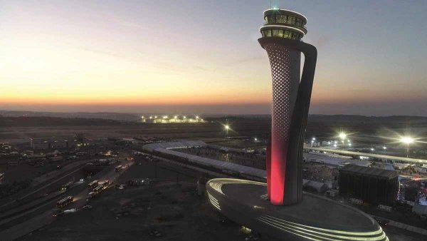 Един от основните и най-видими проекти на подразделението Extra е контролната кула на новото летище в Истанбул. Силуетът е вдъхновен от лалето, символ на града и Турция, а формите отразяват и аеродинамиката, неразделна част от автомобилната индустрия. Структурата е обмислена и от инженерна гледна точка - фасадата с високоефективно остъкляване оптимизира естественото осветление и акустиката.
