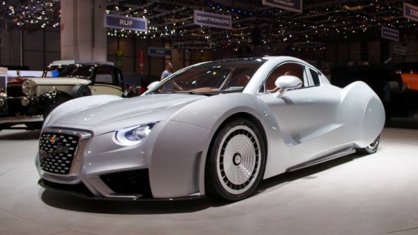 Разбира се, ако сте истински автомобилни фенове, няма как да не сте чували марката: Hispano Suiza е един от най-реномираните производители от зората на ХХ век, пълноправен конкурент на Rolls-Royce.
Но е напълно възможно да не сте чували за опита за възраждане на марката наскоро. Радикалният стил и мощността от 1005 конски сили правят от Hispano Suiza Carmen автомобил, който задължително трябва да бъде видян на живо.