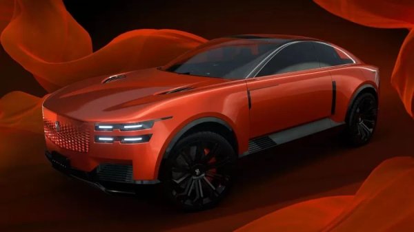 Toyota трансформира Century от един модел в самостоятелна премиум марка, която трябва да се превърне в японския отговор на Rolls-Royce и Bentley. Първият модел на новия бранд ще бъде двувратият купеобразен кросоувър Century Coupe.
