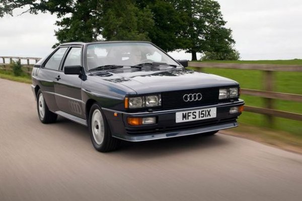 Главната особеност на Audi Quattro, разбира се, е едноименната система за задвижване на четирите колела, но не трябва да се пренебрегат и заслугите на двигателя на спортното купе. Моторът с 5 цилиндъра и турбо се оказва толкова сполучлив и производителен, че години по-късно в Audi решават да се върнат към този схема. И до ден-днешен много експерти са на мнение, че 5-цилиндровият мотор, поставян на купето Audi TT RS, е най-добрият мотор в историята на марката.
