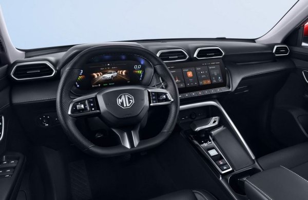 В този вариант ZS ускорява от 0 до 100 км/ч за 8.7 секунди, и развива 168 км/ч максимална скорост. Размерите са 4.43 метра дължина, 1.82 ширина и 1.63 височина. В Румъния стартовата цена (с обявена допълнителна промоция) е 20 900 евро. 
