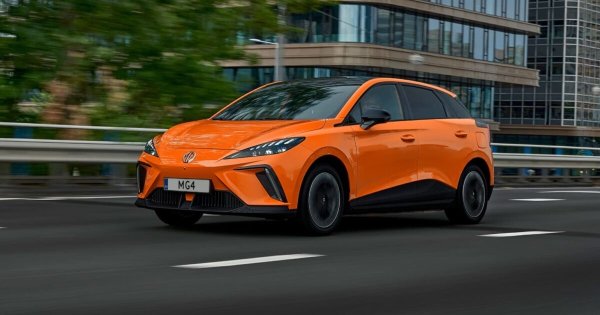 Чисто електрически модел, който от три години се продава във Великобритания и на още няколко пазара в Западна Европа (а също и в Гърция), но който не е в списъка на румънските вносители. Различните версии имат между 170 и 435 коня максимална мощност, и между 350 и 520 километра обхват с едно зареждане. 
