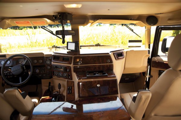 Този Hummer H1 е последната кола на Тупак Шакур