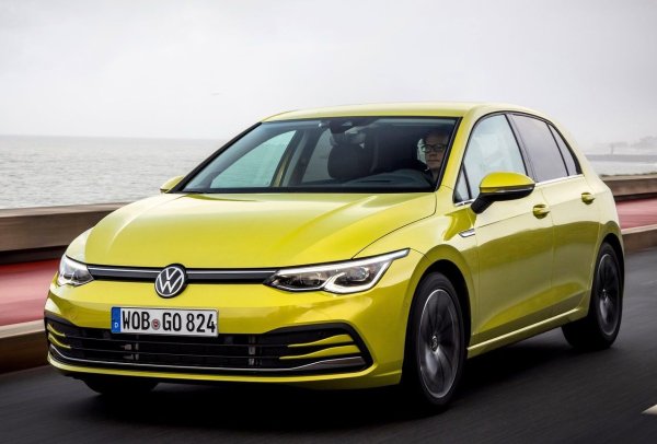 Настоящото поколение Golf се произвежда от 2020 година. Колата запази познатите пропорции на купето, но получи изцяло дигитален интериор и ново поколение електроника.
Основната характеристика беше почти пълната дигитализация на интериора: повечето функции бяха прехвърлени на тъчскрийн. 
