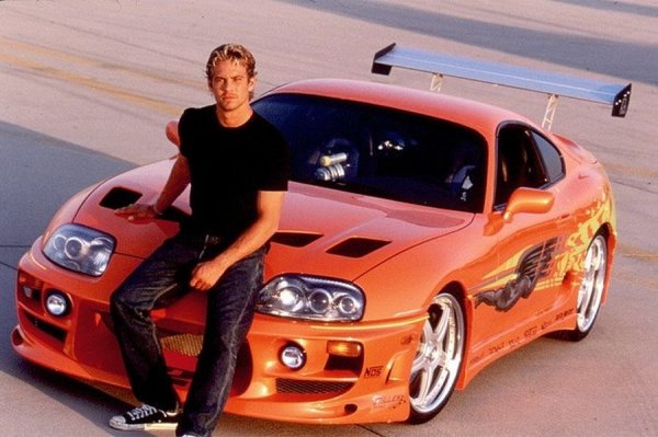 Друга визитна картичка на франчайза е  Toyota Supra от първия филм, която Браян О’Конър Брайън О'Конър намери ръждясала на сметището. Оранжевото купе, чиято настройка напомня на автомобилите от Need for Speed: Underground, беше използвано в почти всички ключови моменти от лентата.

За последен път героят на Пол Уокър се появи зад волана на Supra в седмата част на „Бързи и яростни”, в прощален епизод, посветен на паметта на актьора.