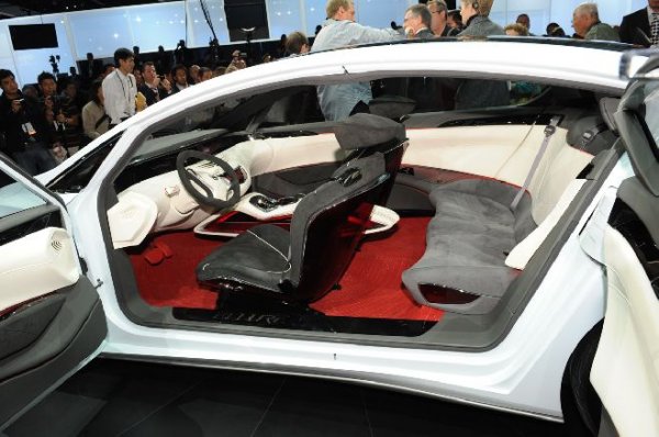 LA 2010 / Nissan Ellure Concept