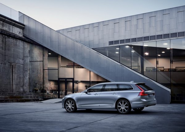 Volvo V90
