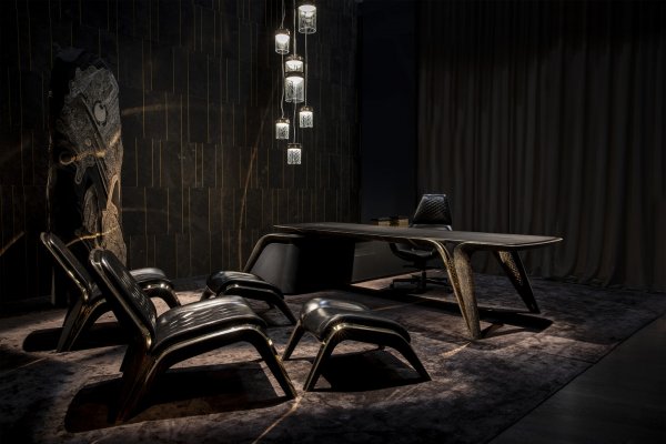 Британската марка активно работи над продукти, които не са свързани с автомобилната промишленост. Наскоро в Крю, където е щаб-квартирата на Bentley, започнаха да произвеждат мед от собствени кошери. А по случай 100-годишнината на марката компанията пусна на пазара лимитирана колекция от мебели, включваща дивани, маса, кресла и други предмети. Освен това, марката Bentley произвежда часовници, ски, украшения, стикове за голф и парфюмерия.