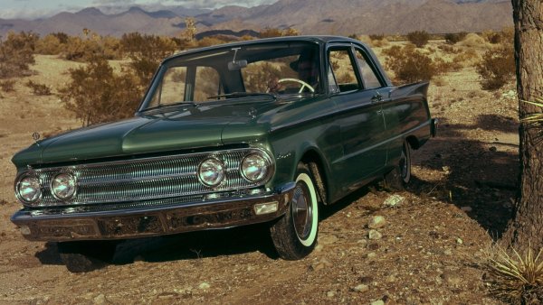 През втората половина на 50-те години компанията Ford иска да прибави в гамата си нова марка, която да заеме нишата между моделите на Ford и по-скъпите Mercury. Така се появява печално известната Edsel, която просъществува само 3 години и нанася огромни щети на компанията-майка. Те са не само финансови, но и имиджови, така че решението на Ford да се отърве от новия бранд не е изненадващо.
