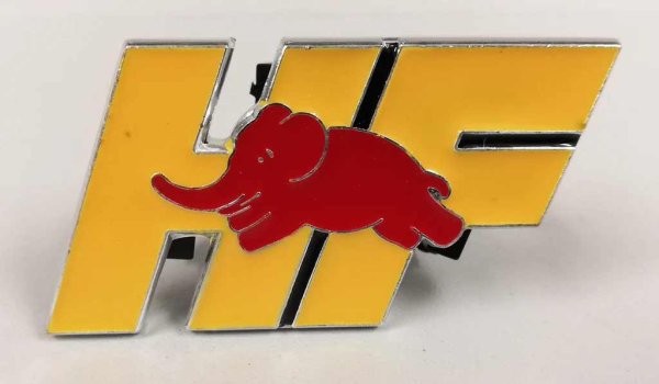 Lancia Hi-Fi започва като клуб за лоялни собственици. HF Squadra Corse базира името си на него, добавя квартет слонове и по-късно става официален състезателен отбор на Lancia. Бързорастящите дебелокожи слонове върху HF Fulvia Coup&eacute;, Stratos или Delta Integrale се стремят към непоколебимо представяне. В крайна сметка, поставен е само един слон. Легендата разказва, че Джани Ланча казал: "Щом един слон започне да бяга, никой не може да го спре".
