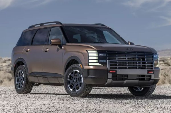 На изложението в Ню Йорк беше представен кросоувърът за американския пазар, който получи офроуд версия. Той има увеличен клиренс (213 мм спрямо стандартните 188) и "кални" гуми с размер 255/60 R18. Бронята също е нова. Електронно контролирана блокировка на задния диференциал и теглич са стандартни. В други версии те се предлагат като опция.
