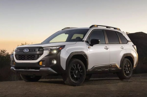 В шестото си поколение кросоувърът отново получи офроуд версия. Предлага се в САЩ само с 2,5-литров двигател със 183 к.с. Тази модификация се различава от своите аналози по защитата на дъното и увеличения просвет от 221 на 236 мм.
