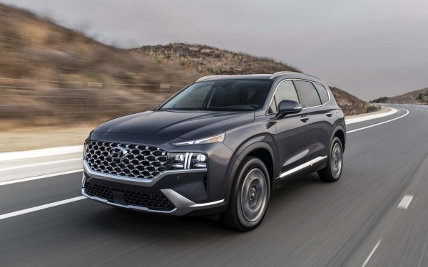 Гамата на Hyundai е пълна със солидни седани, издръжливи SUV и здрави комбита. Повечето от автомобилите на марката печелят почти перфектна оценка за безопасност и се предлагат с набор от усъвършенствани функции за безопасност, включително помощ за избягване на челен сблъсък с разпознаване на пешеходци и интелигентен круиз-контрол с технология за спиране и тръгване.

Общо осем модела от гамата на Hyundai за 2021-2022 г. спечелиха награди IIHS Top Safety Pick и Top Safety Pick+, а според проучване на iSeeCars Hyundai Santa Fe и Palisade са едни от най-безопасните средни SUV автомобили за 2023 г. Това без съмнение играе роля в плановете на Hyundai да стане недосегаем сред електромобилите, благодарение на инвестиция от 18 милиарда долара.