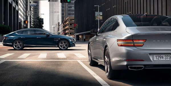 Създаден като луксозно подразделение на Hyundai, Genesis се гордее с предлагането на водещо ниво на грижа за клиентите и това върви ръка за ръка с най-добрата оценка за безопасност от Euro NCAP (заедно с Mazda). На практика цялата гама на марката получи пет звезди за безопасност от Европейската програма за оценки, като модели като G70, G80, GV70 и GV80 записват най-високите резултати.

Американската IIHS също даде на тези четири модела оценка „Top Safety Pick+“ за тяхната отлична безопасност. Тази организация има репутация за провеждане на най-строгите краш тестове в света и това, че моделите на Genesis се справят с изисквания е доказателство за безопасността и надеждността на корейския бранд.