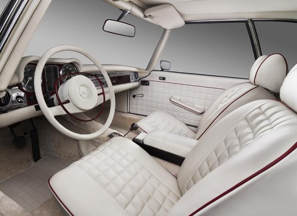 Реставриран Mercedes-Benz 280SL от българските специалисти Overdrive