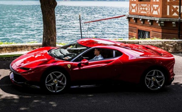 Предлаганата само на най-лоялните и най-богати клиенти на Ferarri програма за направата автомобил по индивидуална поръчка се радва на сериозен интерес. Една от последните работи е суперколата SP38, като цифрите означават поредният номер в серията Ferrari Special Projects.

Автомобилът за първи път беше показан през май 2018 г. Всъщност, той представлява Ferrari 488 GTB с нова каросерия с дизайн в духа на F40. Благодарение на 3,9-литровия би-турбо V8 мотор с 670 к.с., купето ускорява от 0 до 100 км/ч за 3 секунди и развива 330 км/ч максимална скорост.