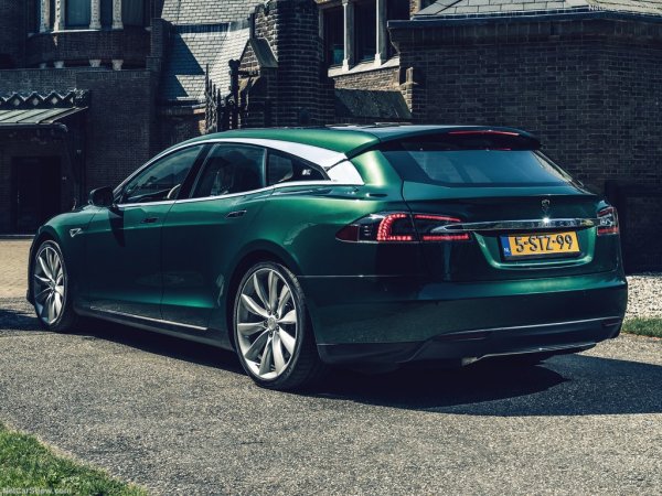 Дори Tesla Model S може да стане комби, като за целта трябна да се обърнете към холандската фирма RemetzCar. С нейна помощ американският електромобил се превръща в ексклузивен шутинг-брейк в тъмно-зелен цвят. Машината е направена по поръчка на заклетия фен на комбитата Флорис де Раад Сега компанията планира за произведе 20 бройки, но неочаквано проектът зацикли.