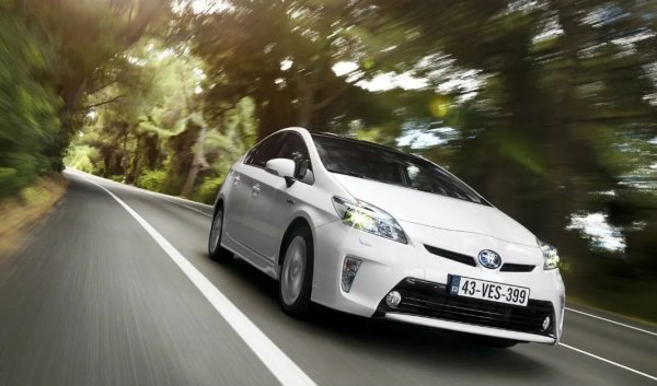 Още една кола, която трябва да ни убеди в екологичната осъзнатост на суперзвездата. Меси купи този хибрид специално за своята въглеродно неутрална, ултратехнологична вила в покрайнините на Барселона. 
