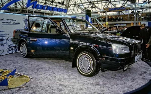 Трескавите търсения на собствен път в края на 90-те години накараха московския завод да създава дълги, а после и къси автомобили с неясно предназначение, базирани на конструктивно добрия, но лошо сглобен Москвич-2141 от дефектни части. Апогеят на тази дейност беше най-дългият и плашещо безвкусен Москвич Иван Калита. Имаше дори автомобили със задвижване на всички колела с индекс 2144. Московските чиновници, към които бяха насочени тези коли, ги избягваха с различна степен на учтивост. Може би защото и цената им бе като за Audi. Тези модели на практика ликвидираха завода АЗЛК. 
