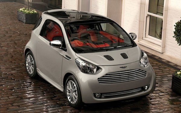 Смелата, но честноказано, безумна идея да превърнеш субкомпактния Toyota IQ в модел на легендарната британска марка, която произвежда спортни и луксозни коли, така и не остава разбрана от клиентите. На всичко отгоре този автомобил струва страшно много пари. 

Маркетолозите на Aston Martin предвиждат около 4000 продажби на година. Е, през 2011 г. са продадени само 143 и компанията решава да се заеме с други проекти, които подобават на нейното реноме.
