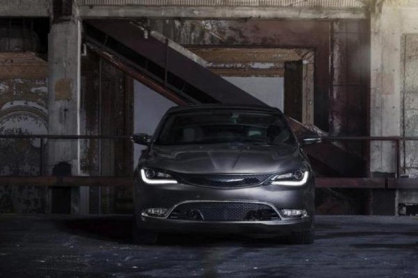 Chrysler 200 