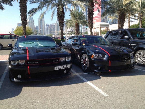 Паркингът пред Американския университет в Дубай