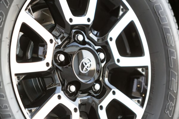 Toyota Tundrasine - удължена версия на Toyota Tundra