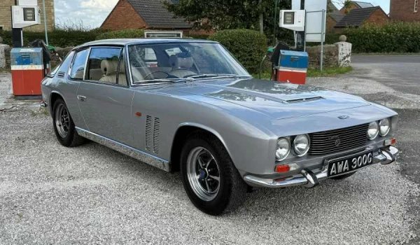 Jensen е един от онези изчезнали автомобилни производители, които феновете смятат, че заслужава да бъде възроден. В разцвета си марката произвежда няколко наистина интересни модела, сред които е Intercepto - елегантен четириместен гранд турър с италиански дизайн на каросерията и американски двигател Mopar под капака.

Този автомобил се превръща в най-продаваният в историята на малката британска компания. На базата на Interceptor, Jensen създава модел, наречен FF. Външно изглежда като обикновен Interceptor, но влиза в историята като първия сериен автомобил със задвижване на четирите колела.
