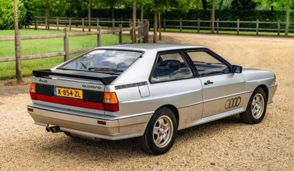 Quattro получава иновативна система за постоянно задвижване на всички колела с три диференциала, която не само доминира в света на ралитата, но и го променя завинаги. Тъй като според правилата тогава състезателният автомобил трябва да има почти идентична пътна версия, Audi пуска сериен вариант на Quattro - спортно купе със задвижване на всички колела, достъпно за широката публика.

Днес почти всеки модел на германската компания се предлага с quattro, стандартно или опционално, и голяма част от това се дължи на легендарното Quattro.
