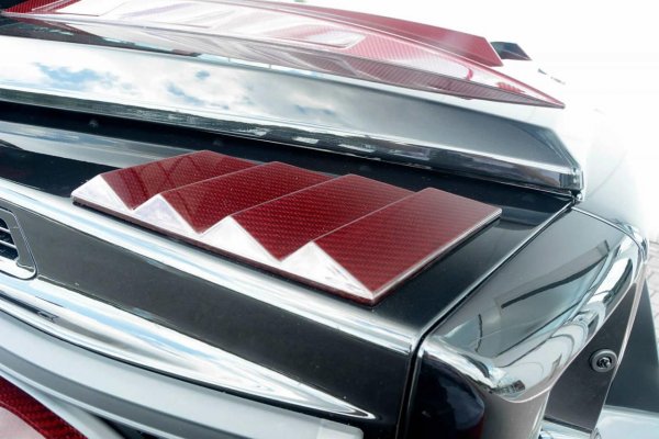 Mercedes-Benz G63 AMG 6x6 получи червен карбон от Brabus 