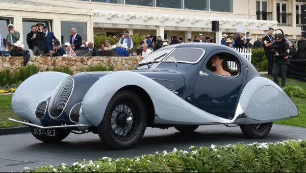 След като е спасена от фалит от Антъни Лаго в средата на 30-те години, Talbot ще отбележи своето триумфално завръщане с T150-C, състезателна версия на доказания T150. Колата е преработена за подобрена производителност, но за да покаже наистина възможността на двигателя, Лаго решава, че е необходима каросерия, която прави впечатление. Той формира партньорство с френската Figoni et Falaschi, която ще продължи да проектира друг модел в този списък, Delahaye Type 165.

Завършеният Talbot-Lago черпи силно вдъхновение от стила Art Deco, който е преобладаващ по това време, с извиващи се линии и форма, която става известна като Teardrop Coupe. Изградени си общо 16 екземпляра, всеки малко по-различен от предишния, за да се отговори на желанията на отделните собственици. 

Въпреки че Teardrop Coupe е проектиран основно като луксозен пътен автомобил, един собственик решава да използва напълно неговия състезателен двигател и го включва в „24-те часа на Льо Ман“ през 1939 г. 
