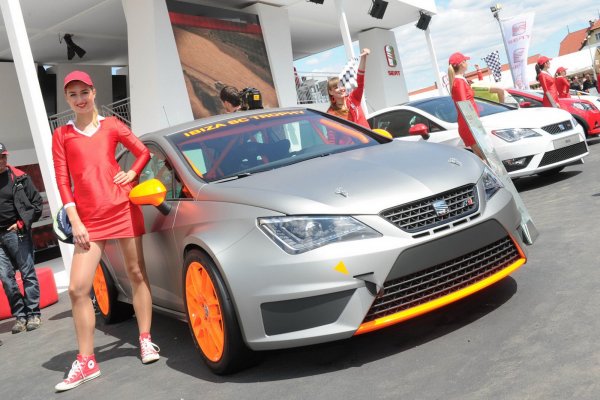 Фестивалът на феновете на Volkswagen Group Worthersee Tour 2012