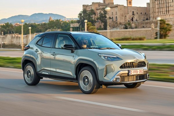 Очаквано или не, най-популярният модел на Toyota на пазарите на Стария континент е SUV. Това обаче не е RAV4, който води борба да бъде №1 в света по продажби, а Yaris Cross. Неговият резултат е с 9,7% по-висок от същия период на 2023, когато от моделя бяха продадени 163 433 бройки.
