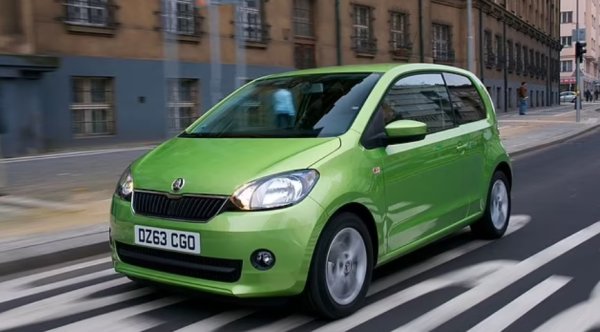 Skoda спря производството на градския си автомобил CitiGo преди малко повече от пет години, но той все още е един от най-добрите варианти, ако искате малка кола за града. Впечатляващо пестелив на гориво и с малки данъци. В някои страни - нулеви.

Сестрински модел на Seat Mii и VW Up!. Но Skoda винаги е била по-евтиният вариант - макар че обикновено предлагала малко допълнително оборудване, за да задоволи по-възрастната си клиентска база.

Моделите с пет врати са изненадващо просторни. А цените от 5300 евро са примамливи. Както и сметките за ремонт, изглежда. Само 5% от анкетираните собственици са обявили повреди през последната година. Времето, необходимо за отстраняване на проблема, е средно близо 3 дни.  
